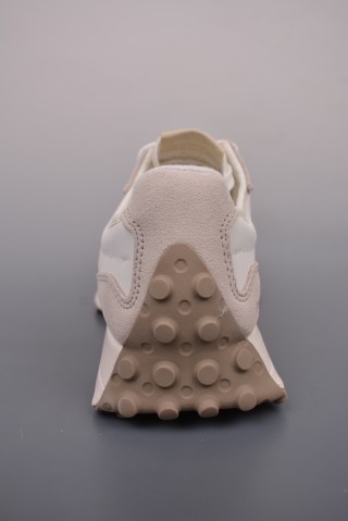 New Balance 327 view 4