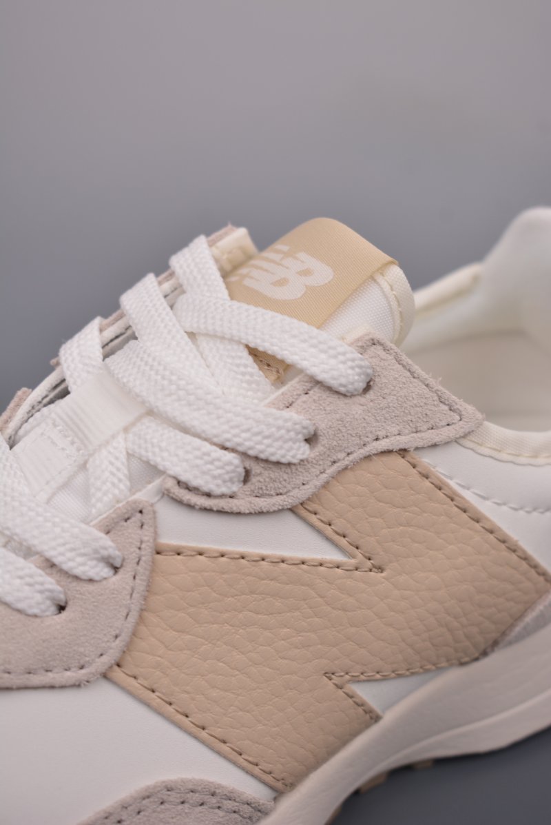 New Balance 327 view