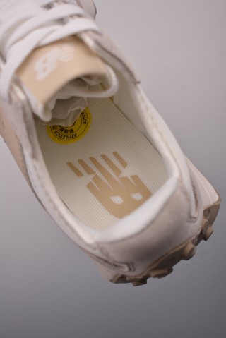 New Balance 327 view 9