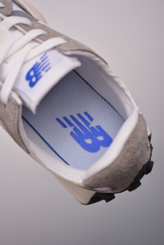 New Balance 327 view 9