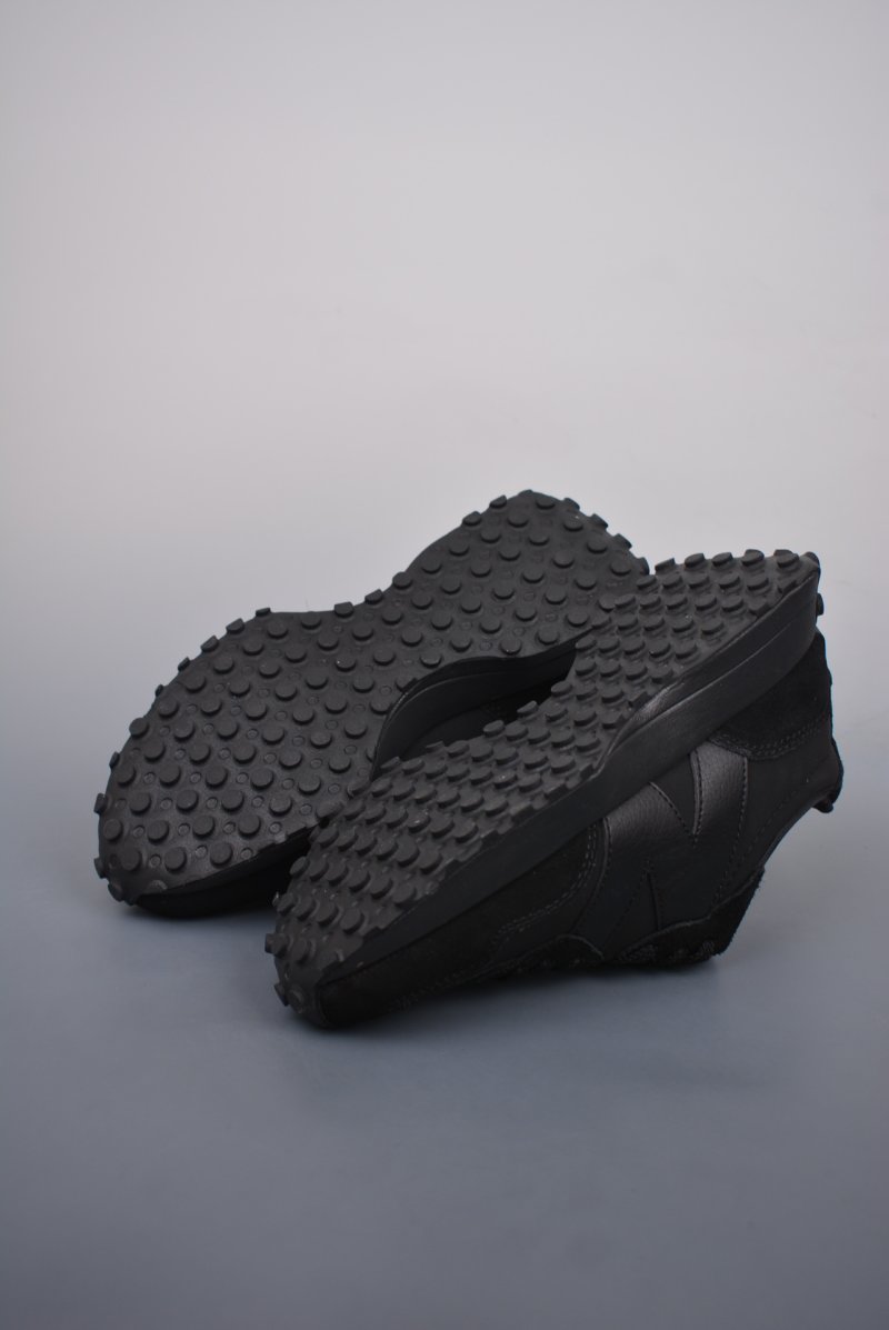 New Balance 327 view