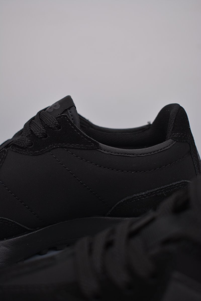 New Balance 327 view