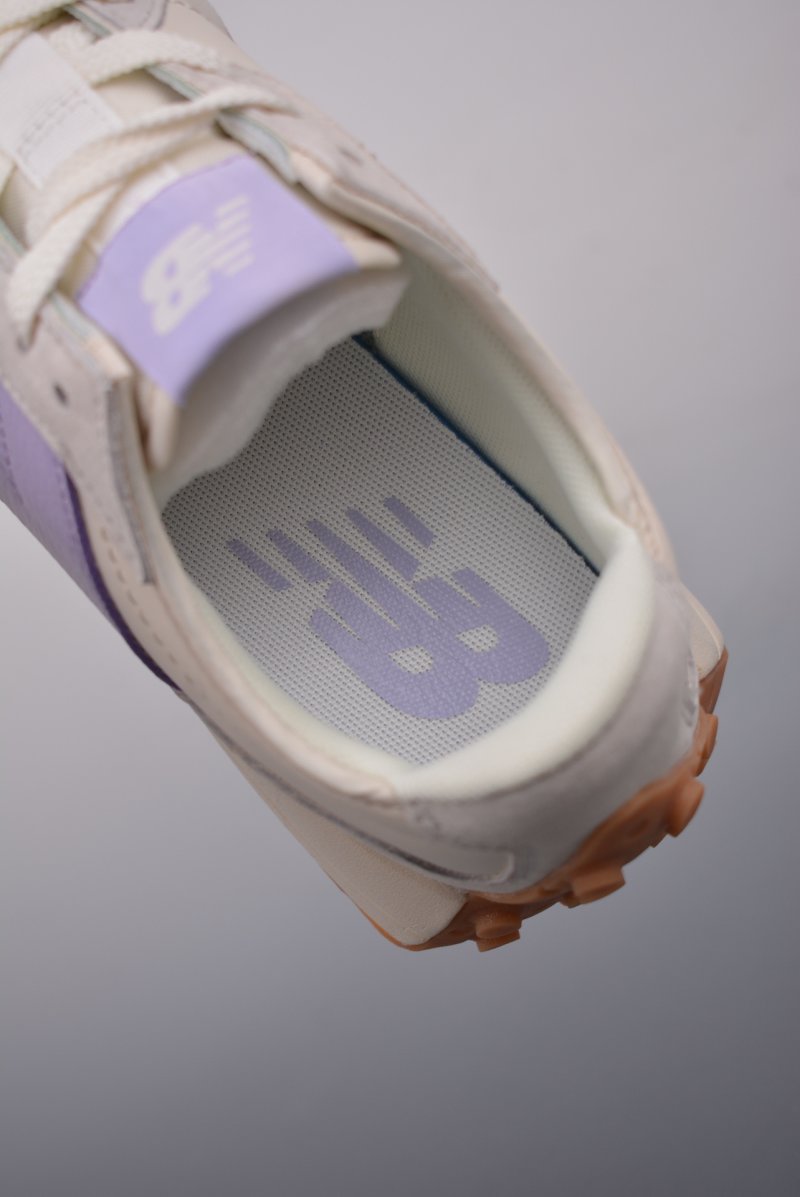 New Balance 327 view