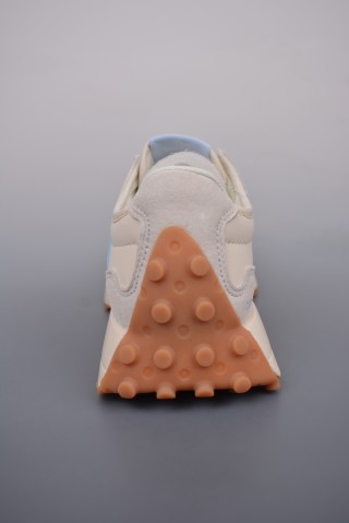New Balance 327 view 4