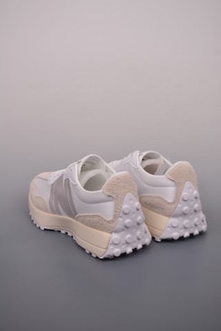 New Balance 327 view 2