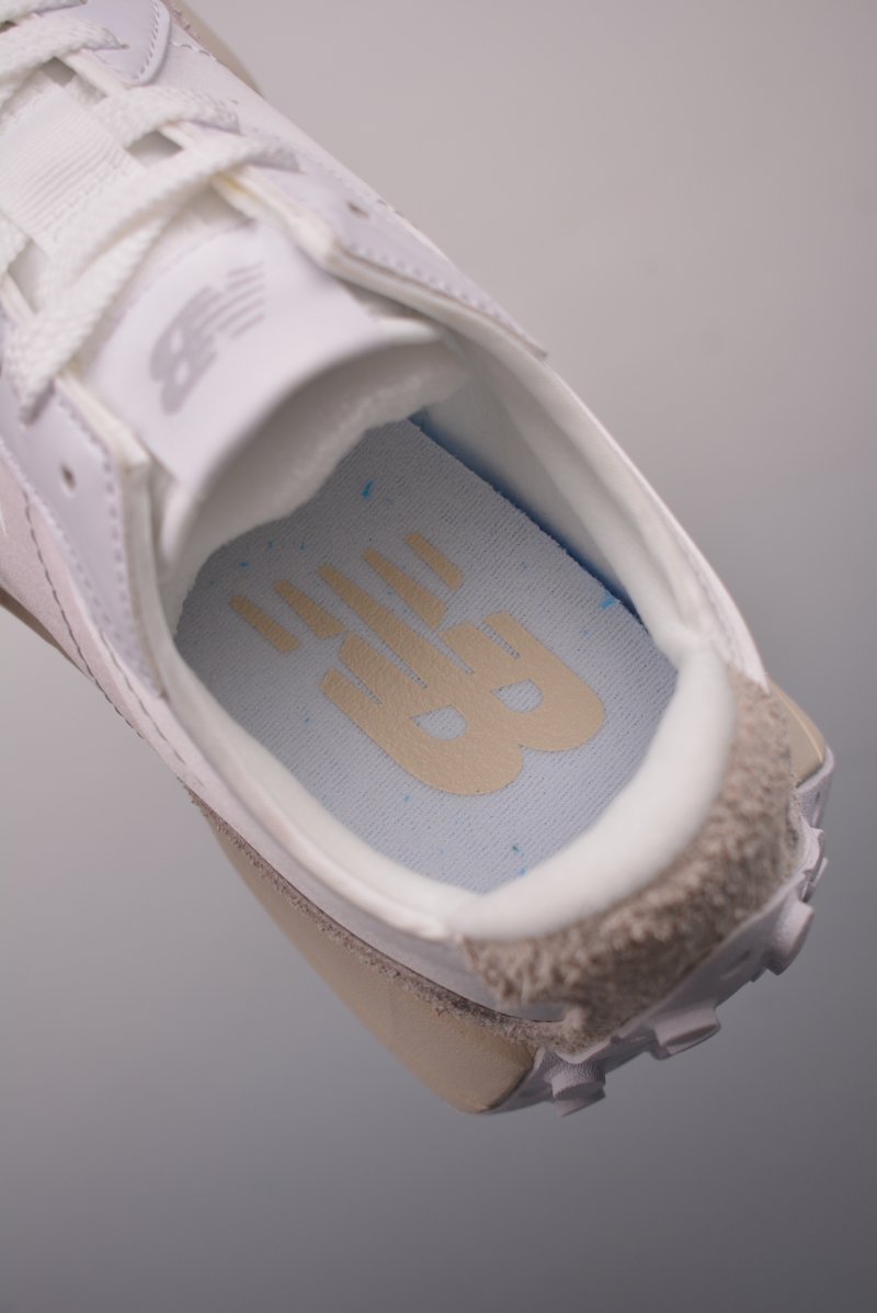New Balance 327 view