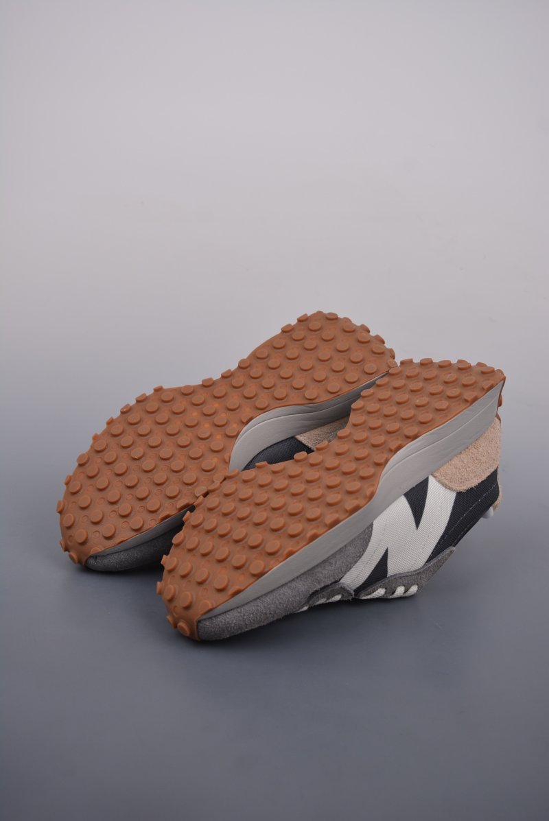 New Balance 327 view