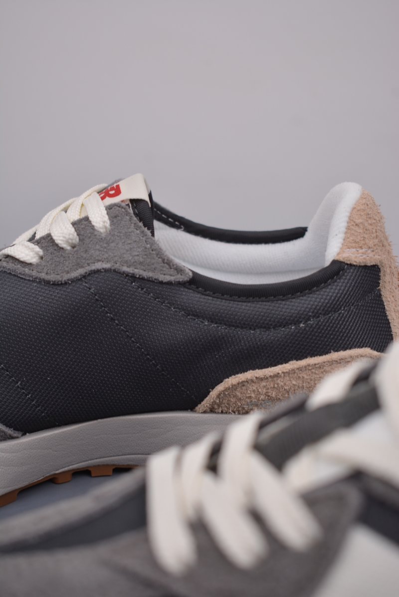 New Balance 327 view
