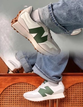 New Balance 327 view 6