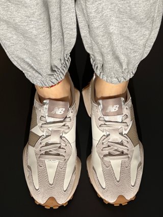 New Balance 327 view 5