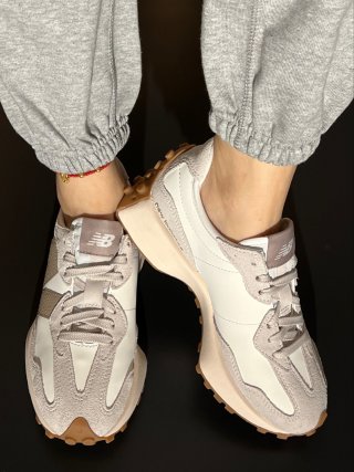 New Balance 327 view 6