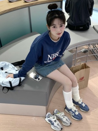 New Balance 327 view 5