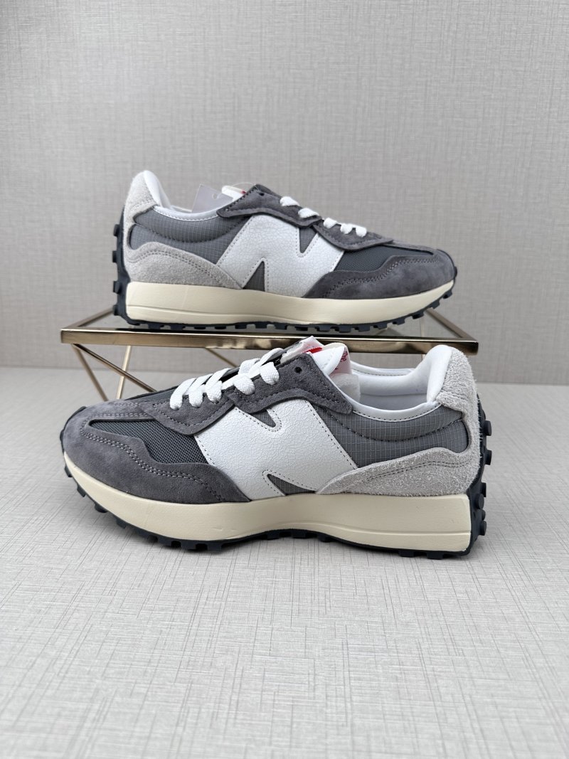 New Balance 327 view