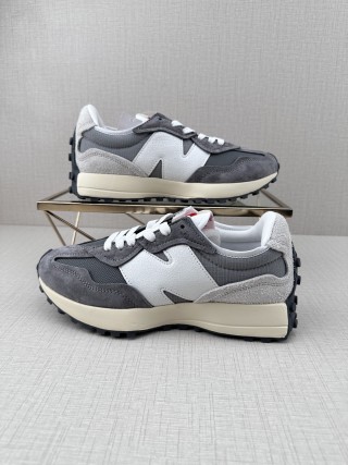 New Balance 327 view 4