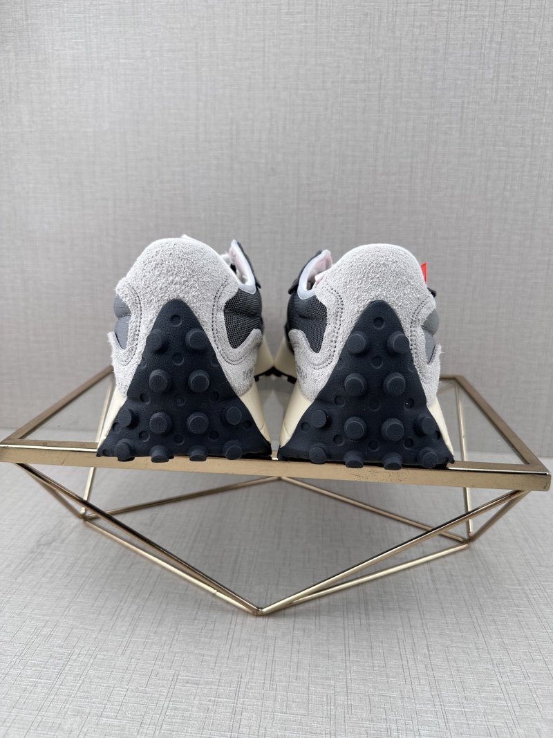 New Balance 327 view