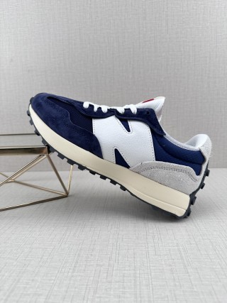 New Balance 327