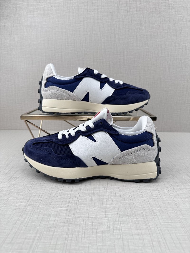 New Balance 327 view