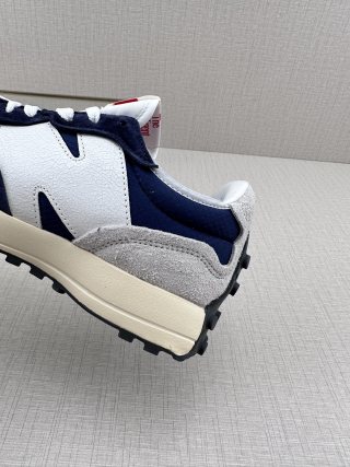 New Balance 327 view 8