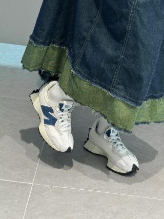 New Balance 327