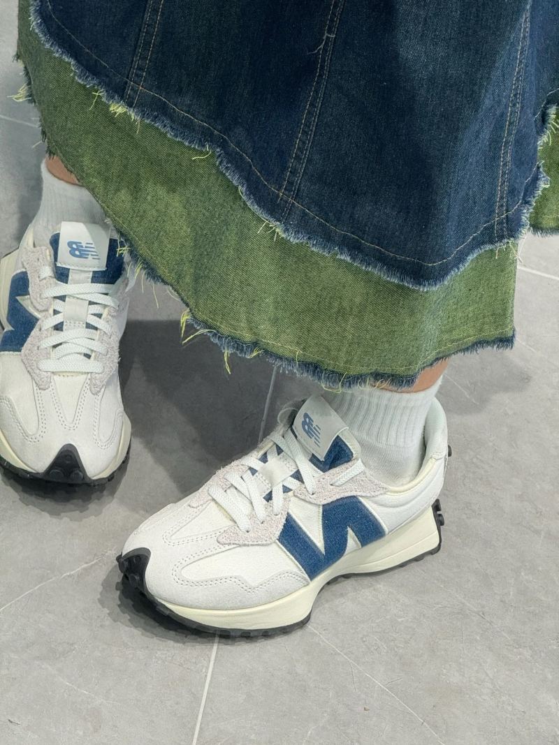 New Balance 327 view