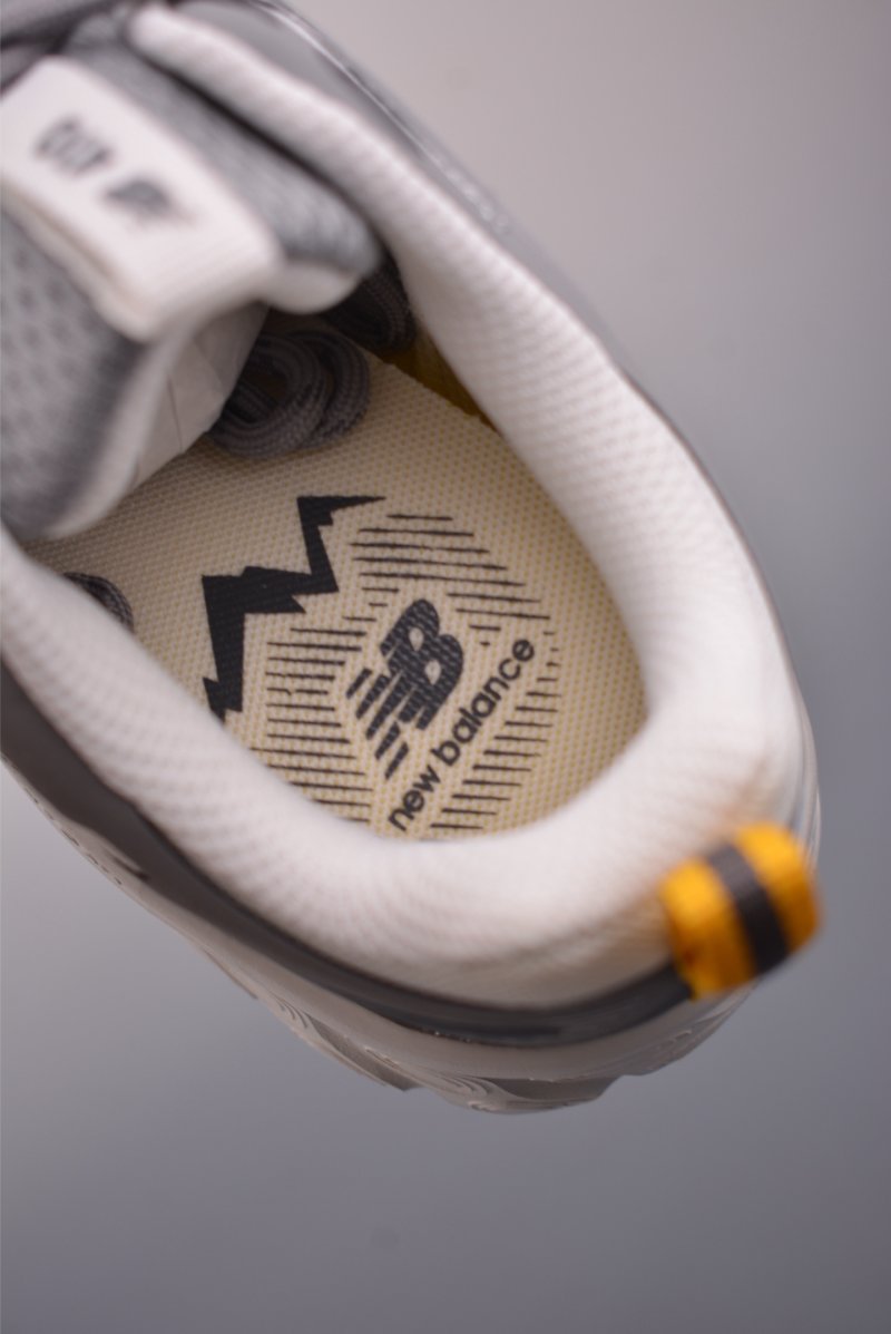New Balance 410 view