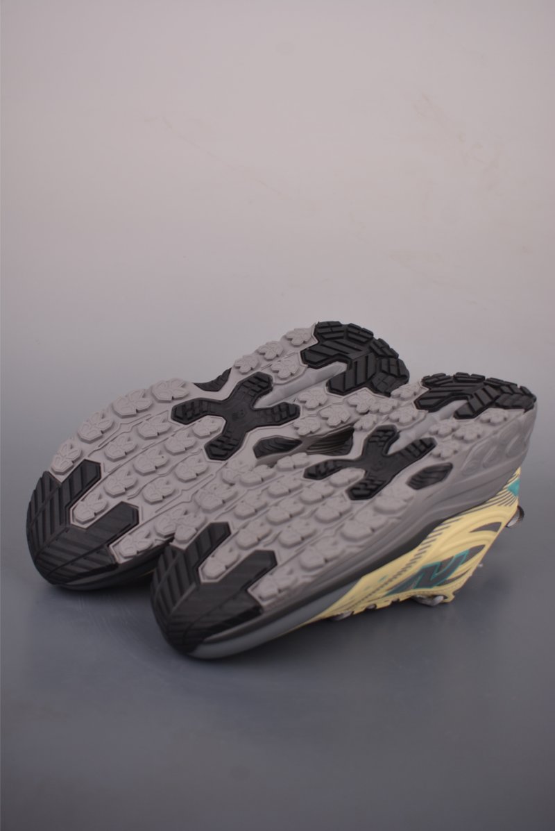 New Balance 410 view