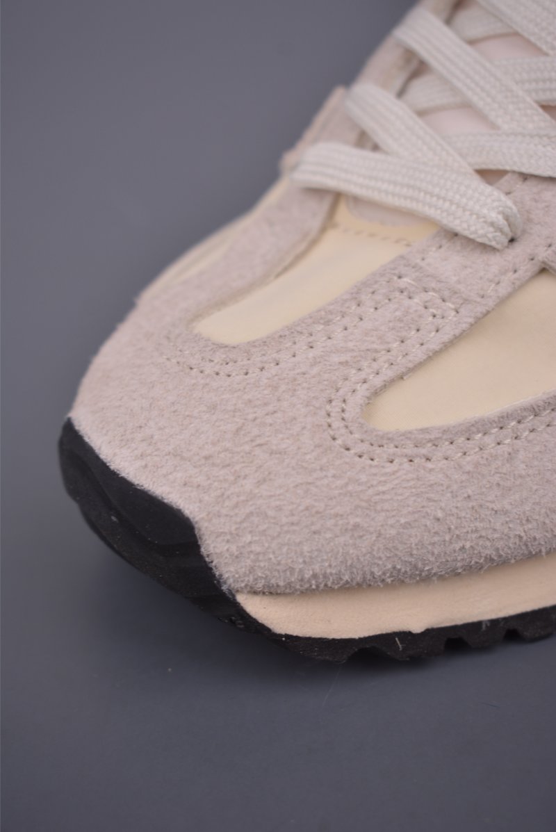 New Balance 471 view