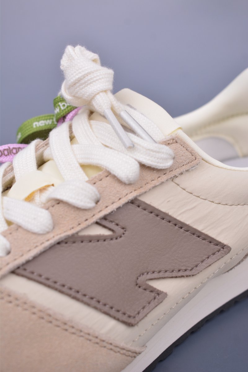 New Balance 471 view