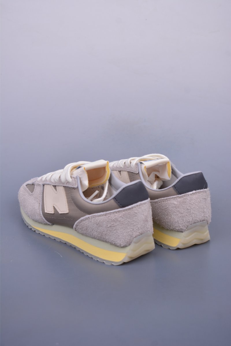 New Balance 471 view