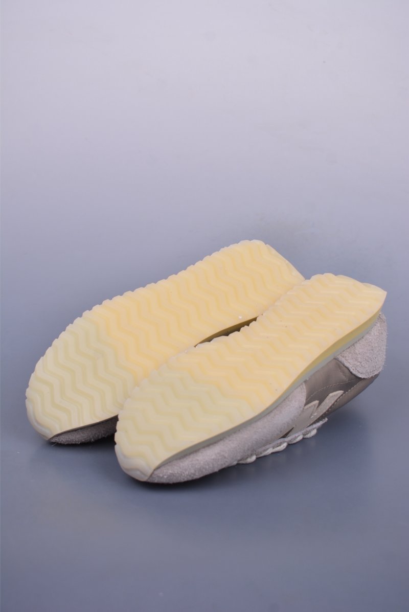 New Balance 471 view