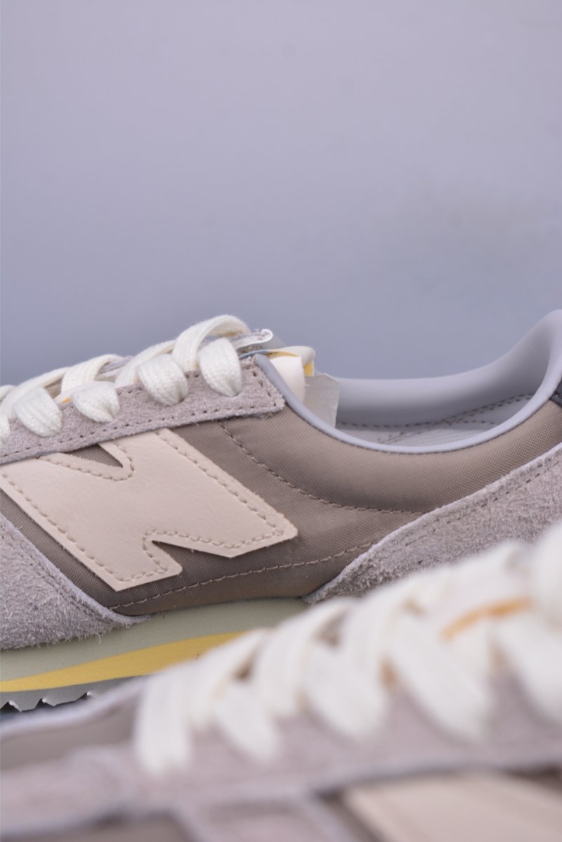 New Balance 471 view