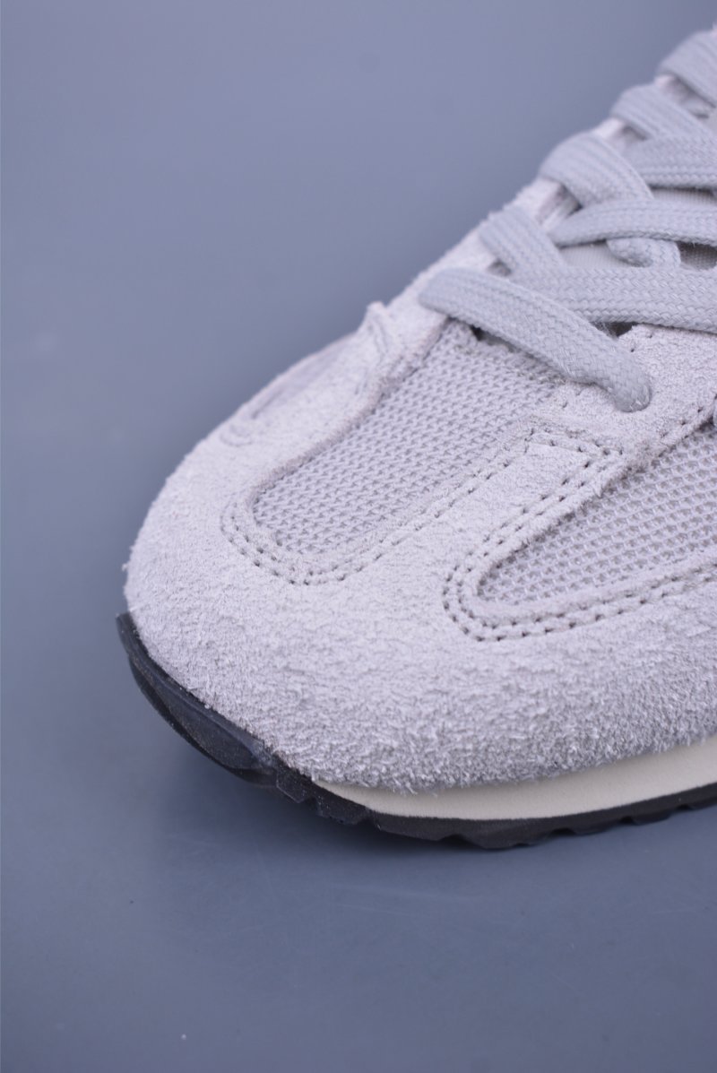 New Balance 471 view