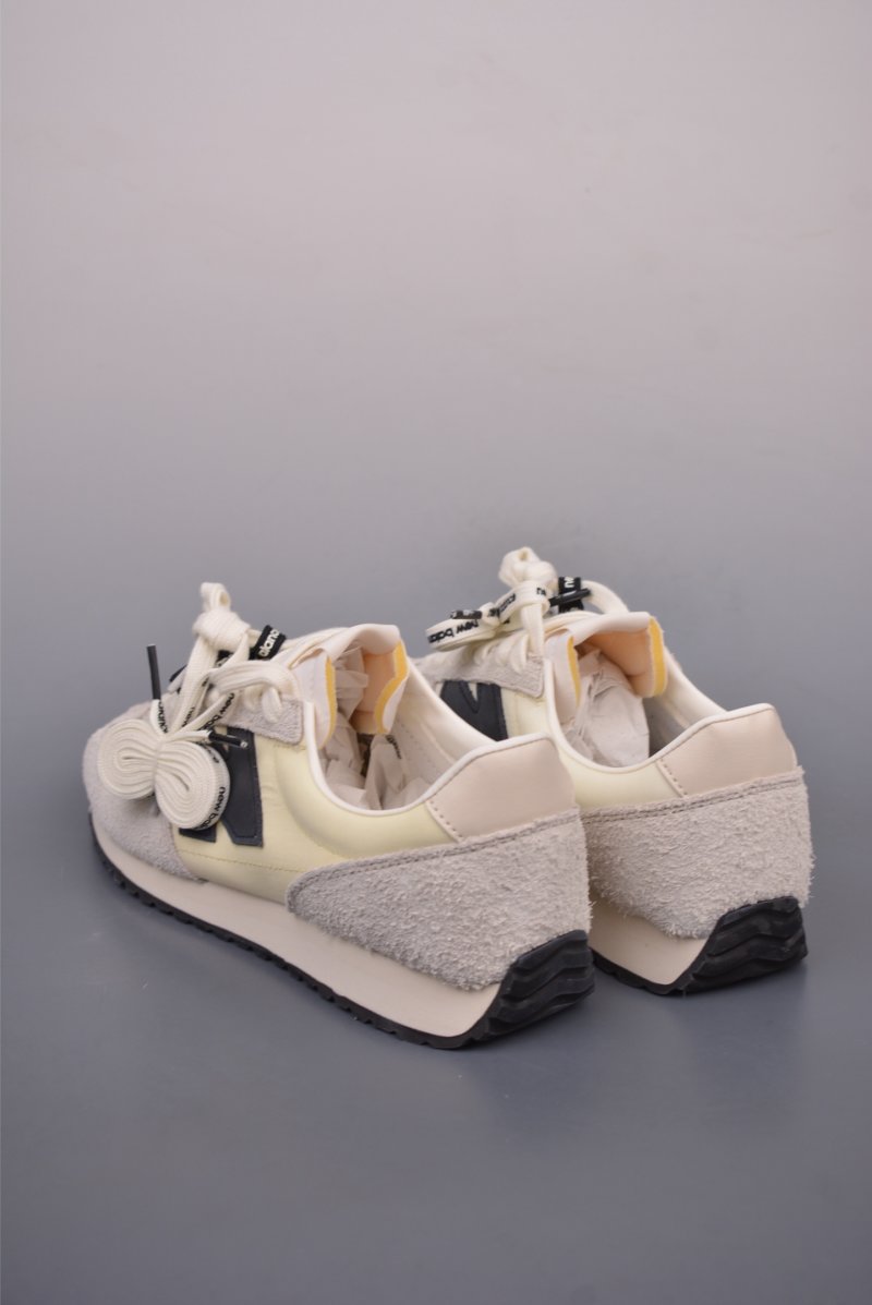 New Balance 471 view