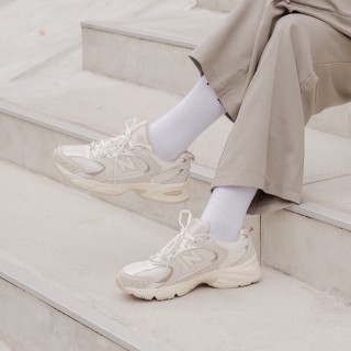 New Balance 530 view 3
