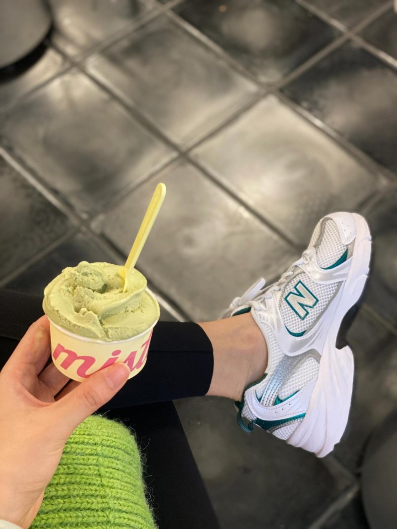 New Balance 530 view