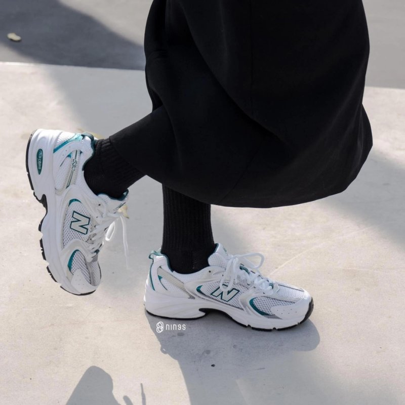 New Balance 530 view