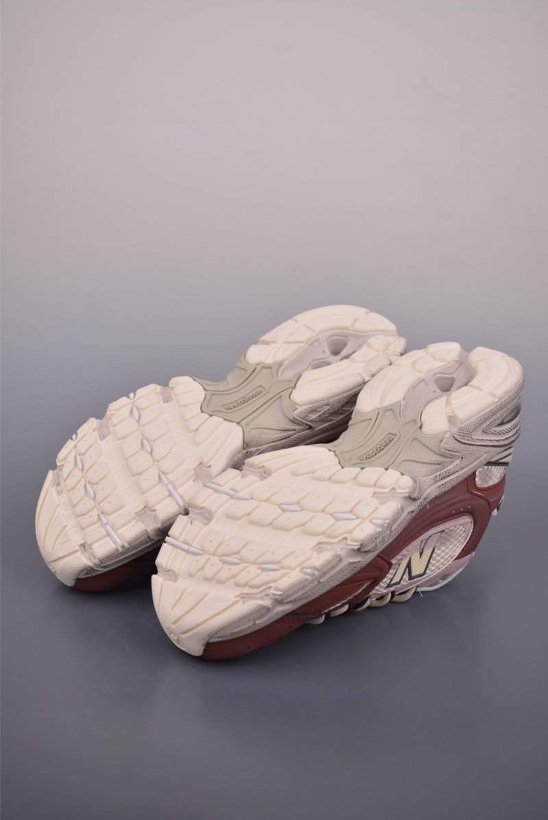 New Balance 530 'Red' view