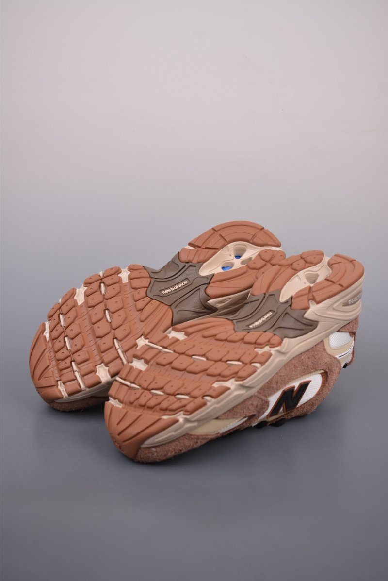 New Balance 530 'Red' view