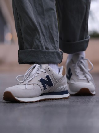 New Balance U574 view 3
