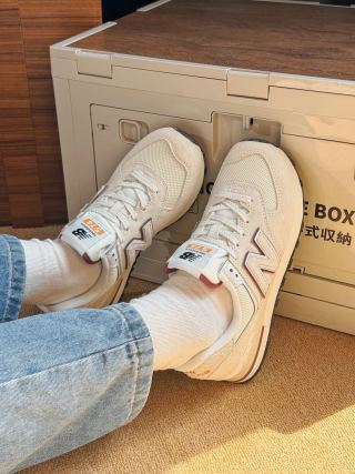 New Balance U574 view 4