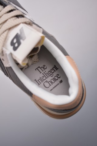 New Balance U574 view 9