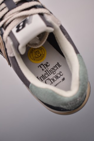 New Balance U574 view 9
