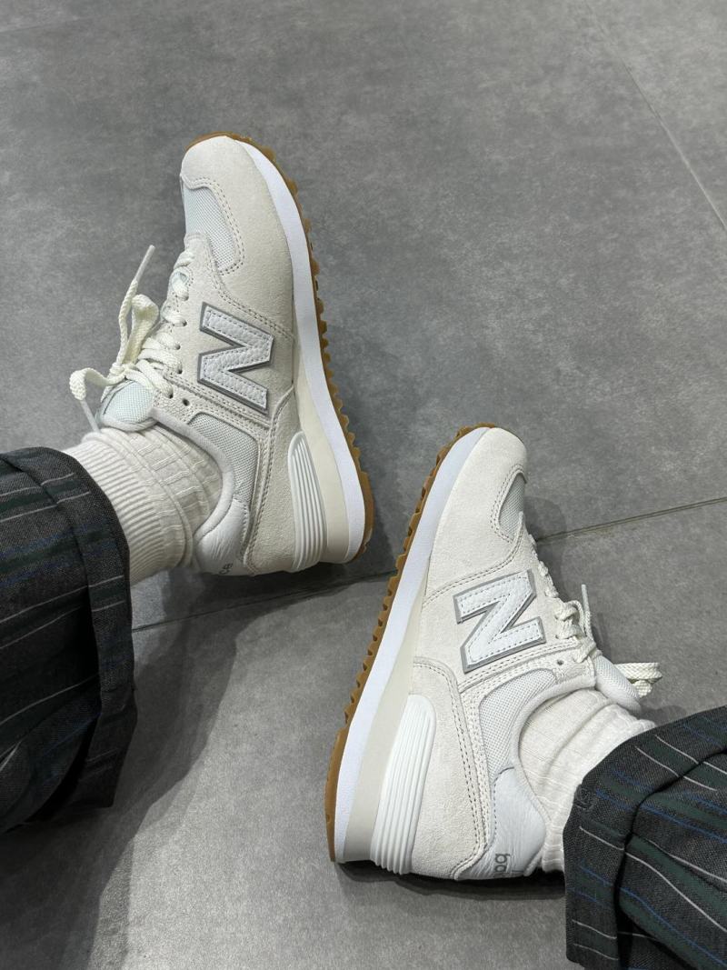 New Balance U574 view