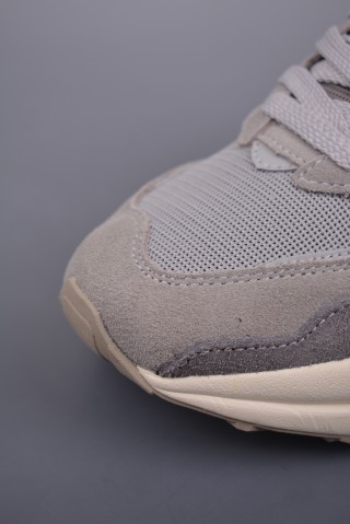 New Balance NB5740 80s N Logo view 6