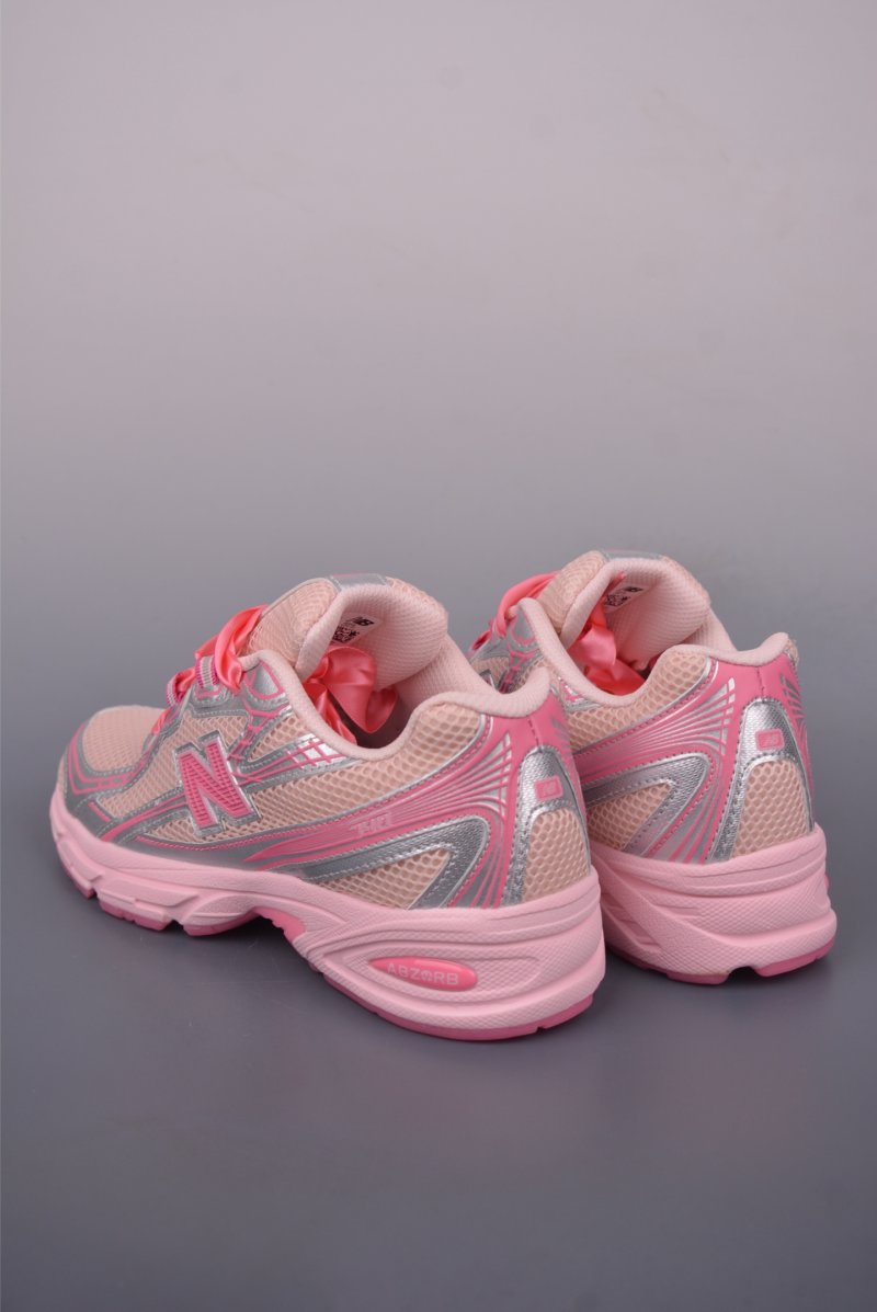 New Balance U740 view