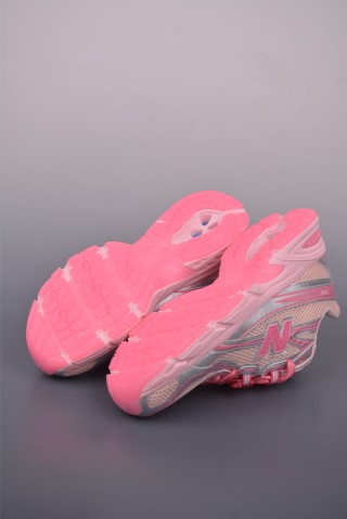New Balance U740 view 3