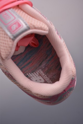 New Balance U740 view 9