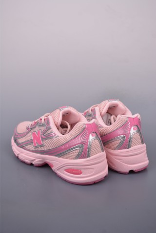 New Balance U740 view 2