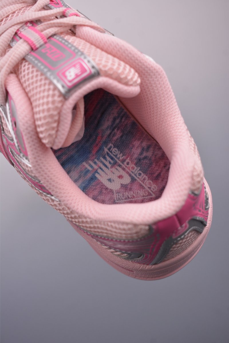 New Balance U740 view