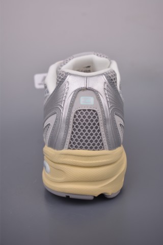 New Balance 740 view 4